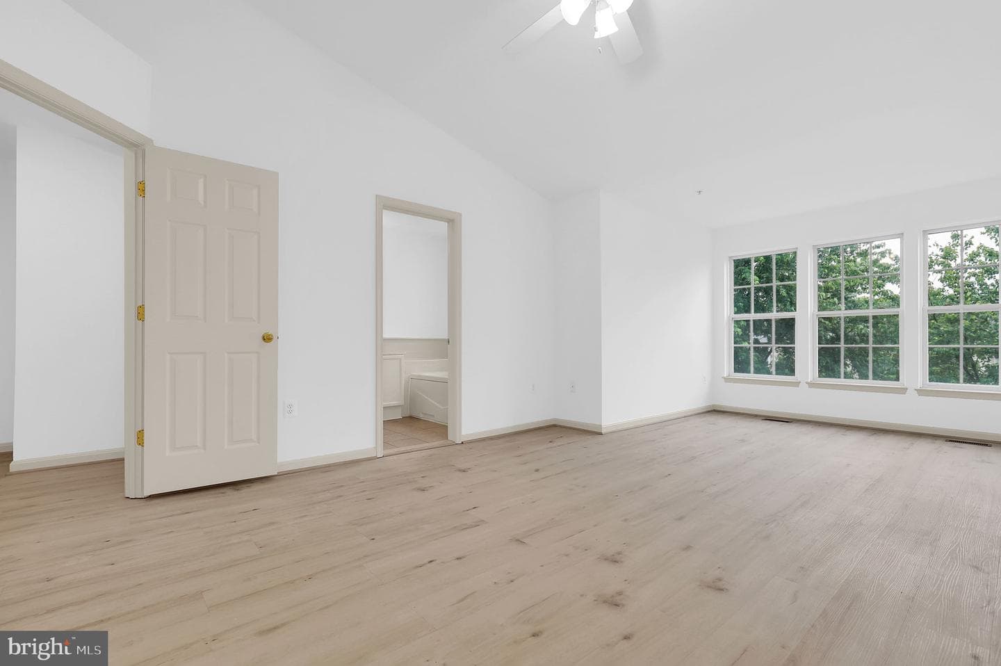 2495 Lakeside Drive photo 19