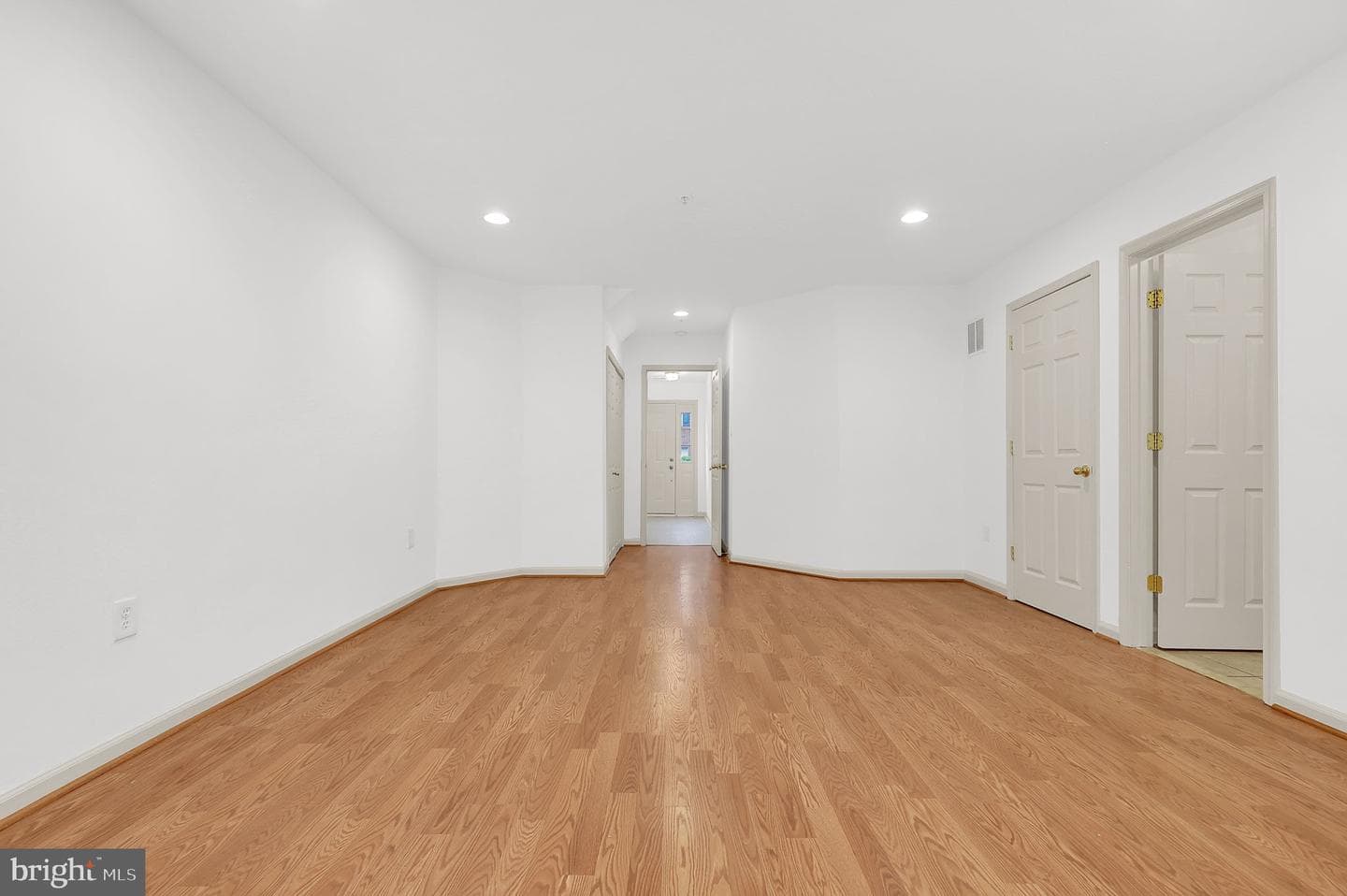 2495 Lakeside Drive photo 35