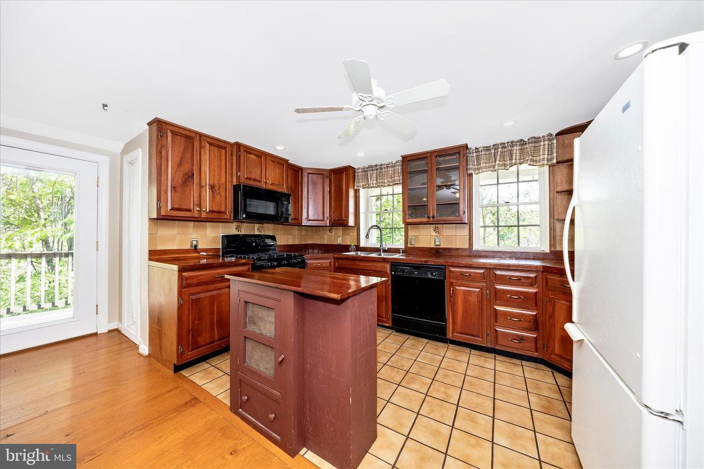 2301 Mount Ephraim Rd photo 7