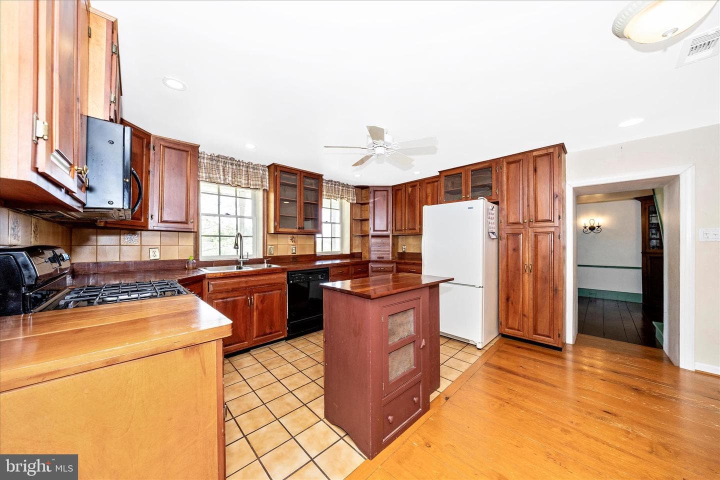 2301 Mount Ephraim Rd photo 8