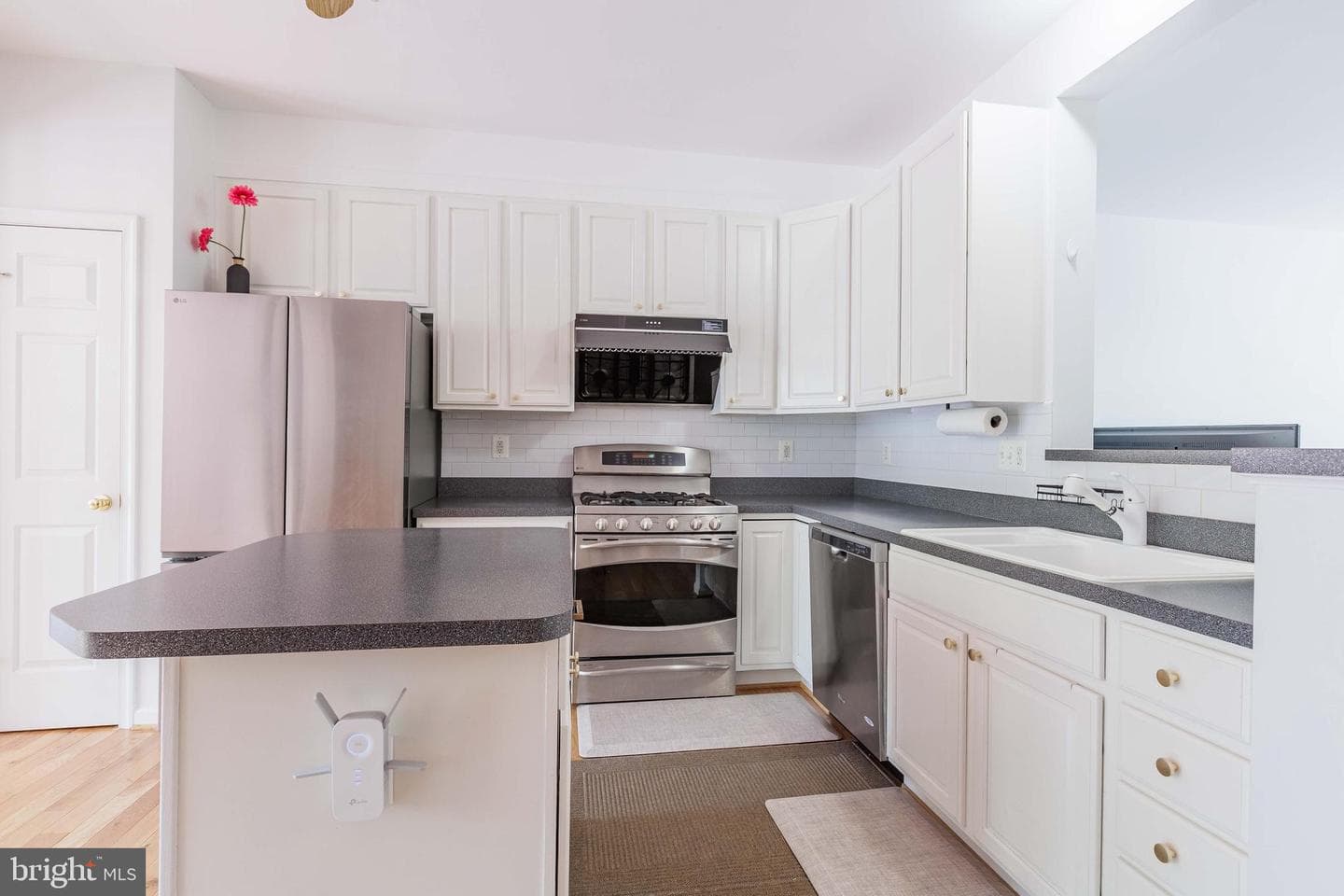 3638 Singleton Terrace photo 15
