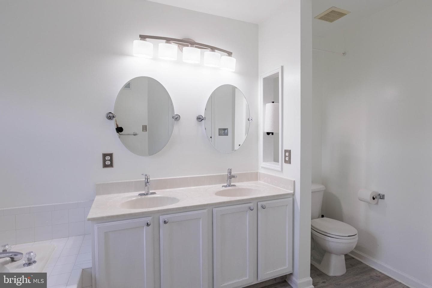 3638 Singleton Terrace photo 32