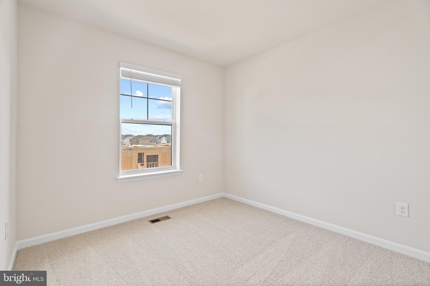 432 Ensemble Way photo 18