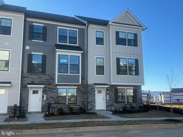 432 Ensemble Way photo 2