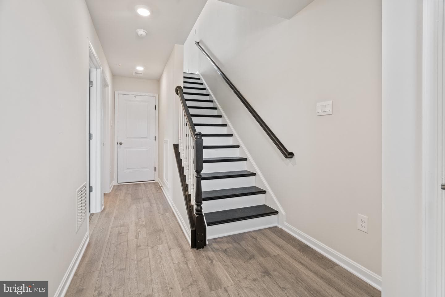432 Ensemble Way photo 5