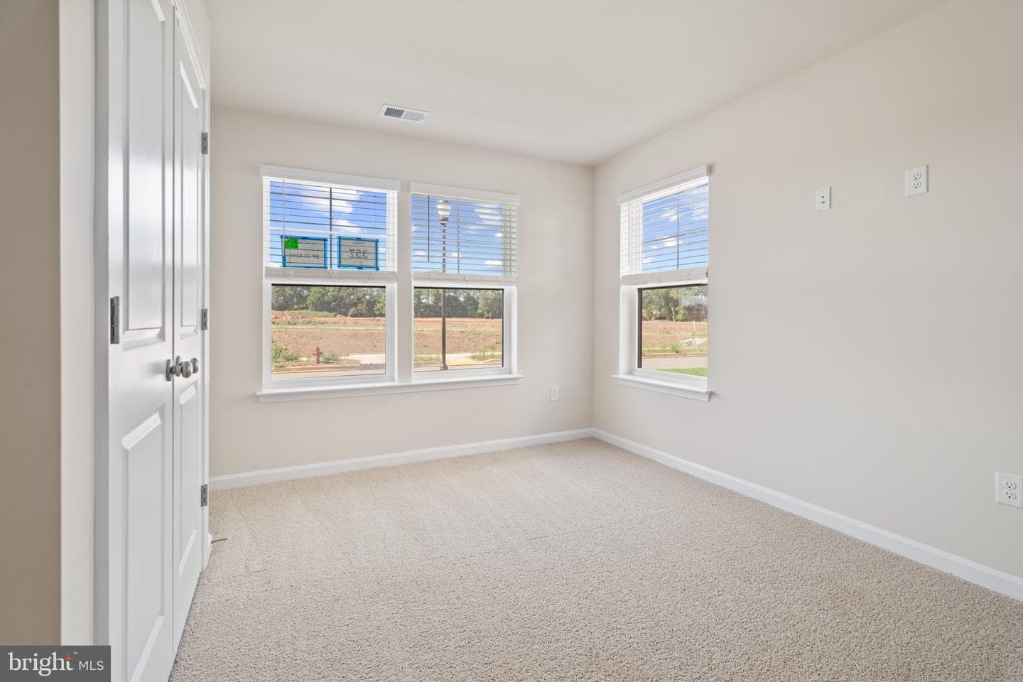 432 Ensemble Way photo 6