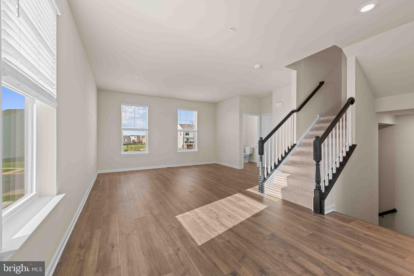 395 Ensemble Way photo 14