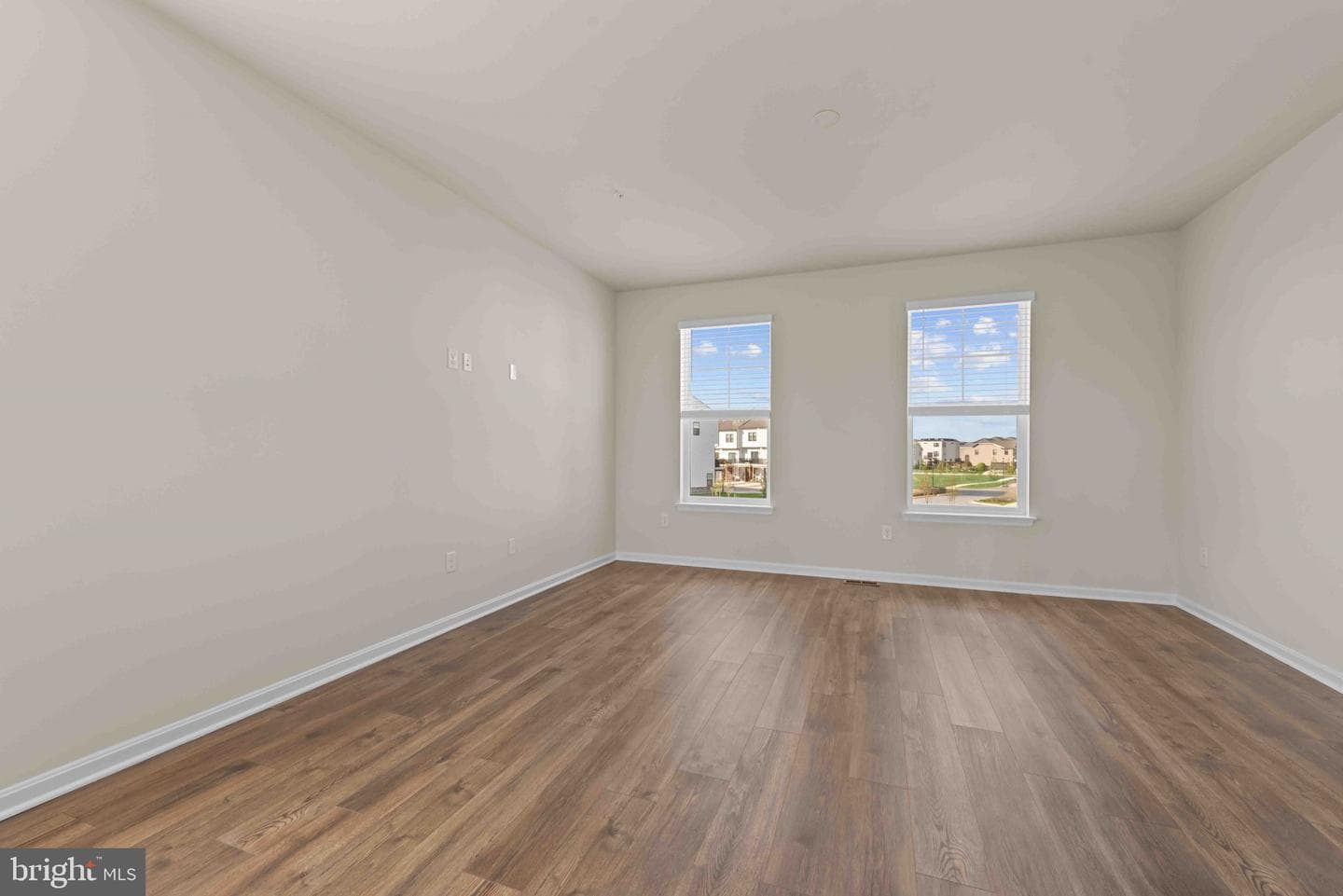 395 Ensemble Way photo 16