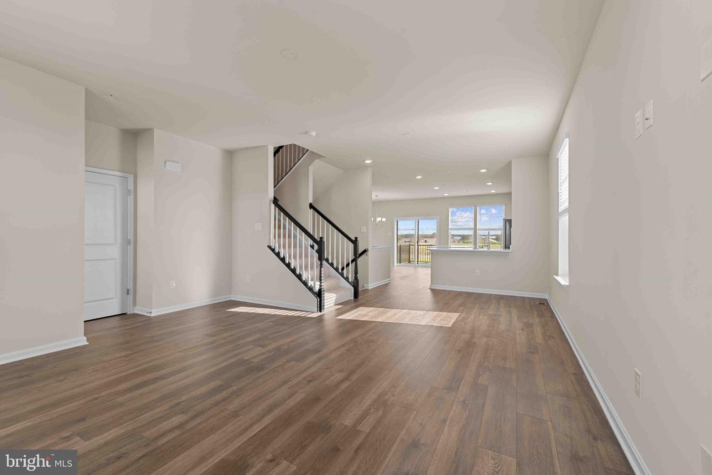 395 Ensemble Way photo 18