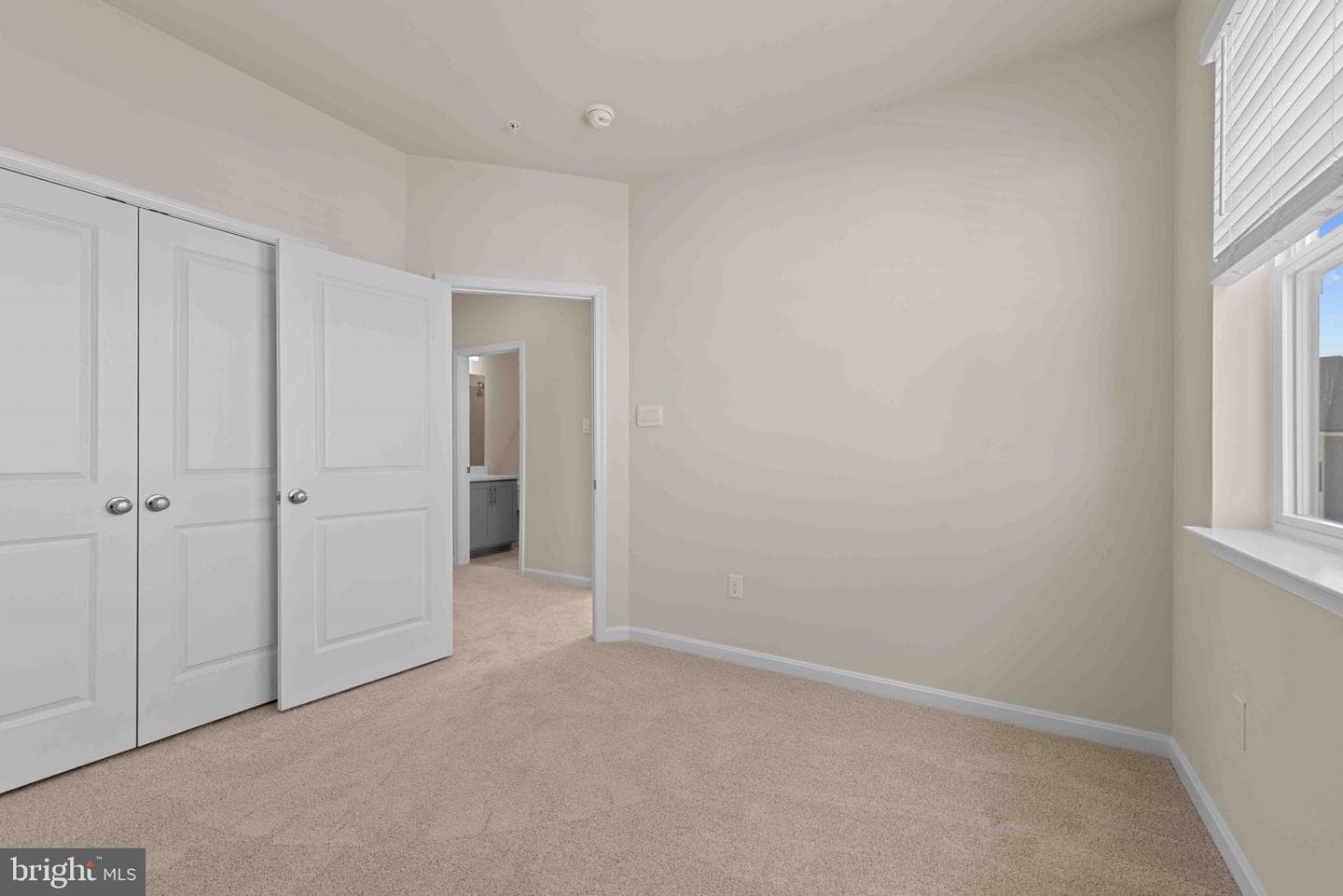 395 Ensemble Way photo 24
