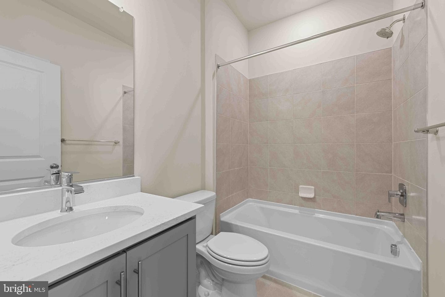 395 Ensemble Way photo 26