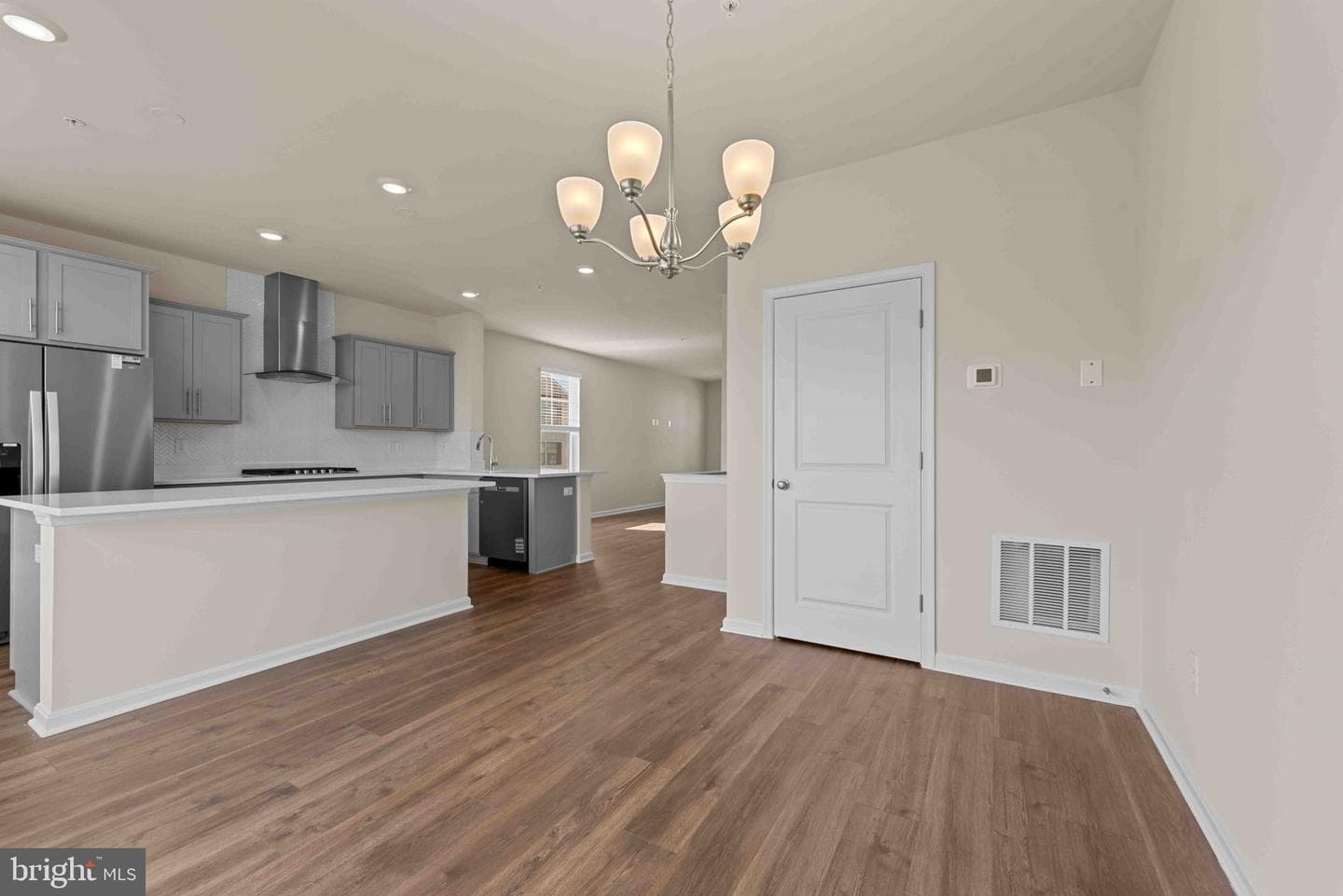 395 Ensemble Way photo 9