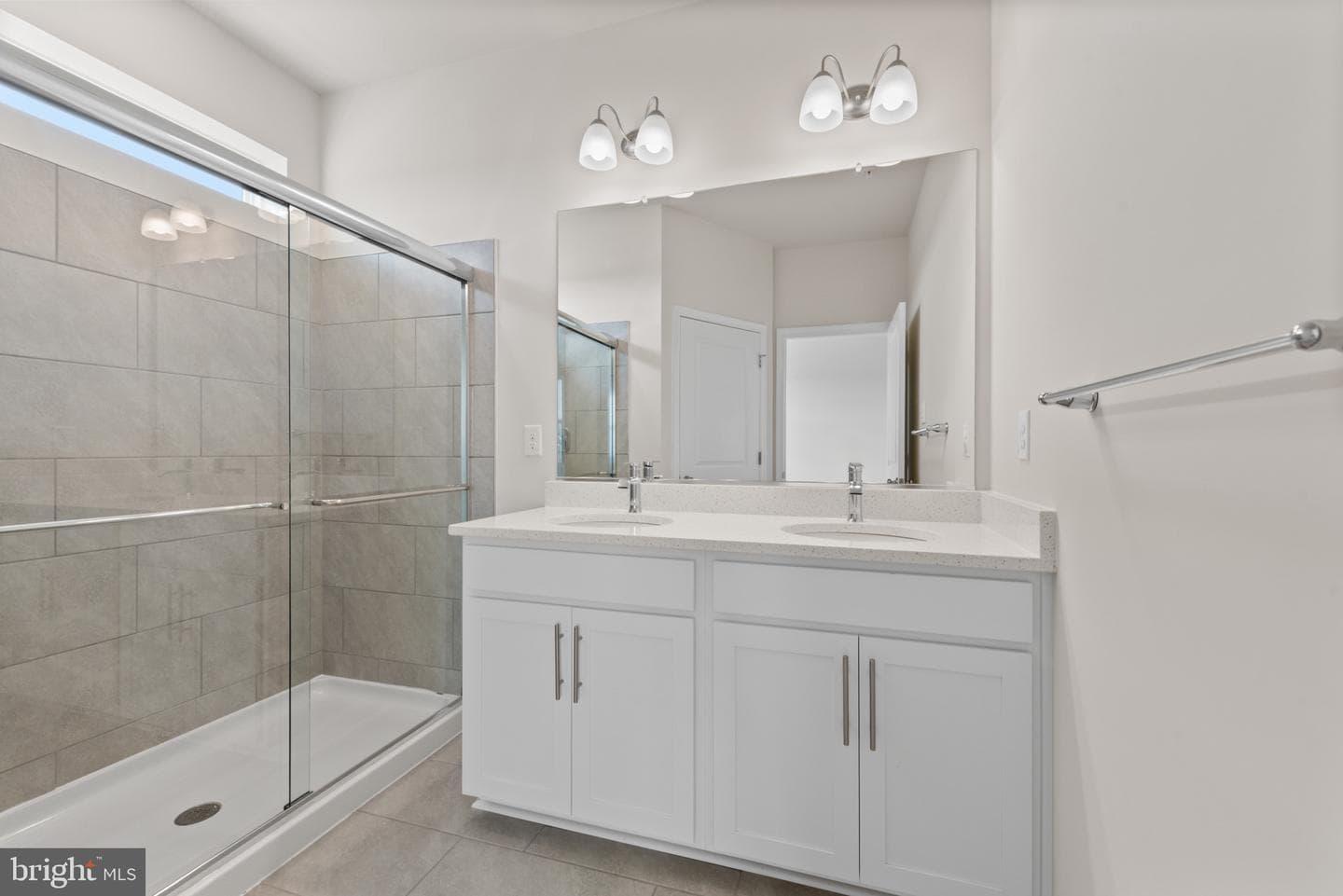 393 Ensemble Way photo 32