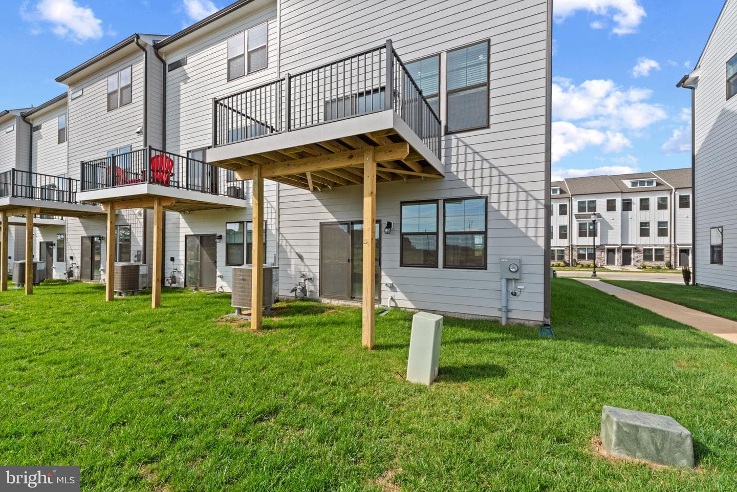 393 Ensemble Way photo 35