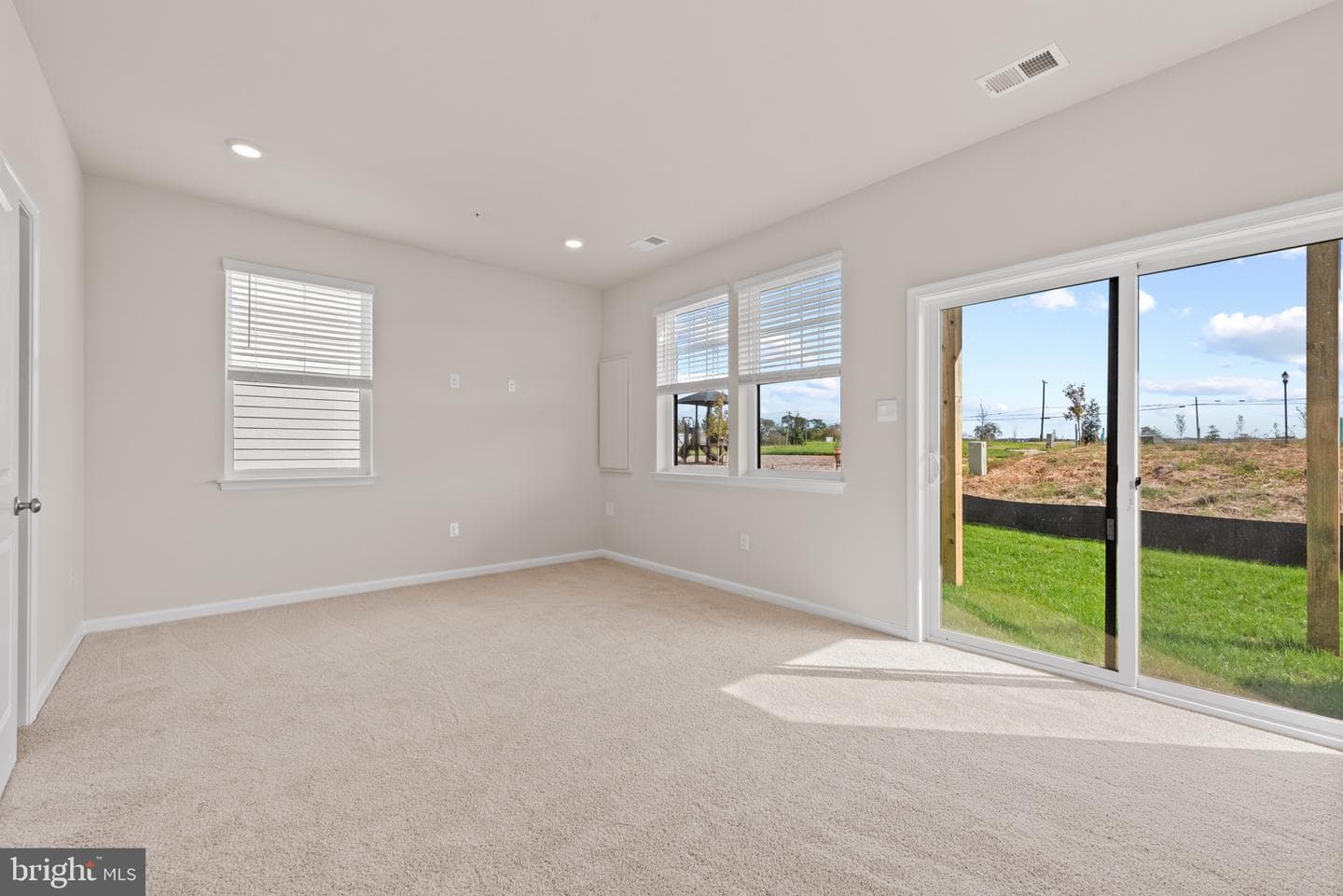 393 Ensemble Way photo 5