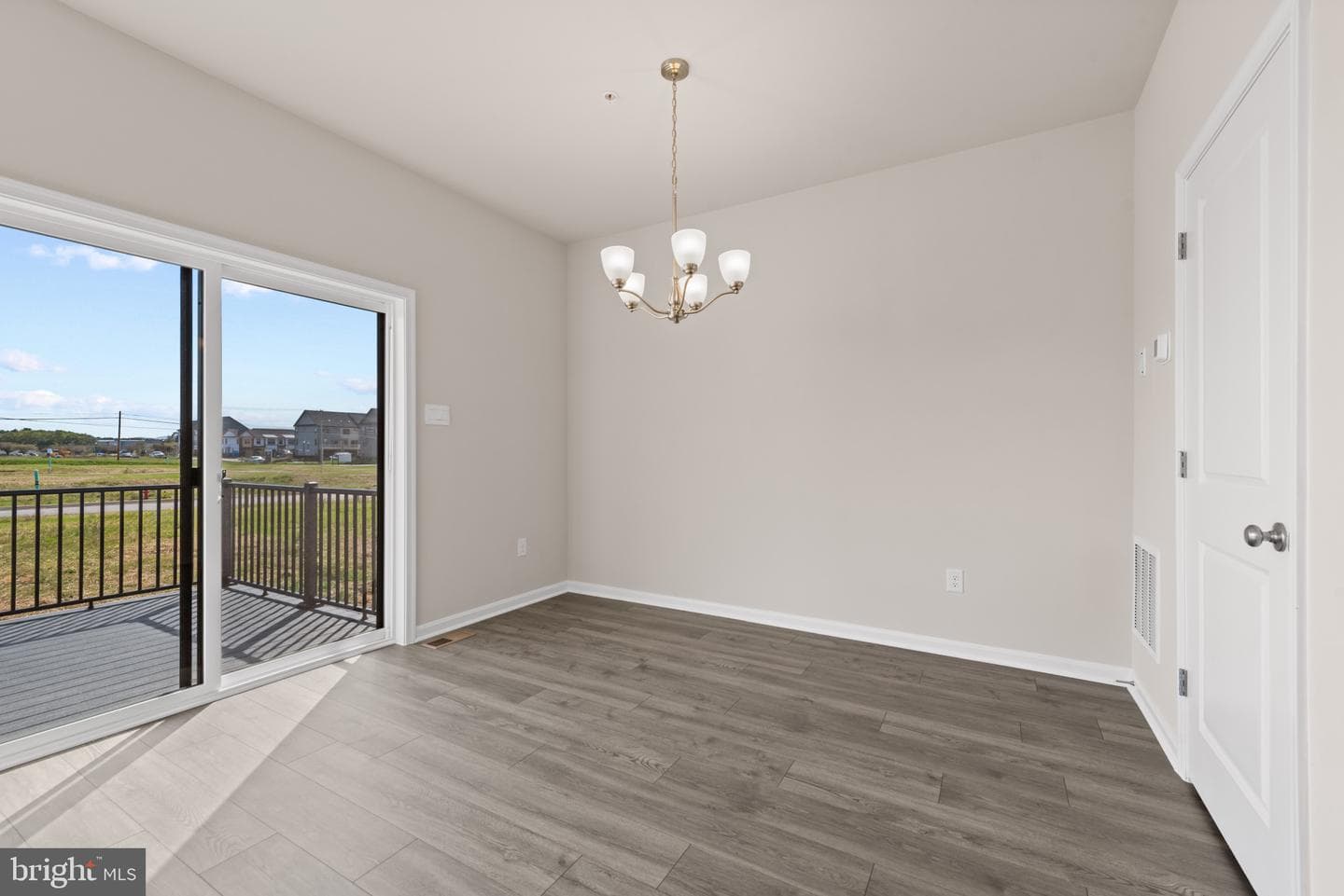 393 Ensemble Way photo 9