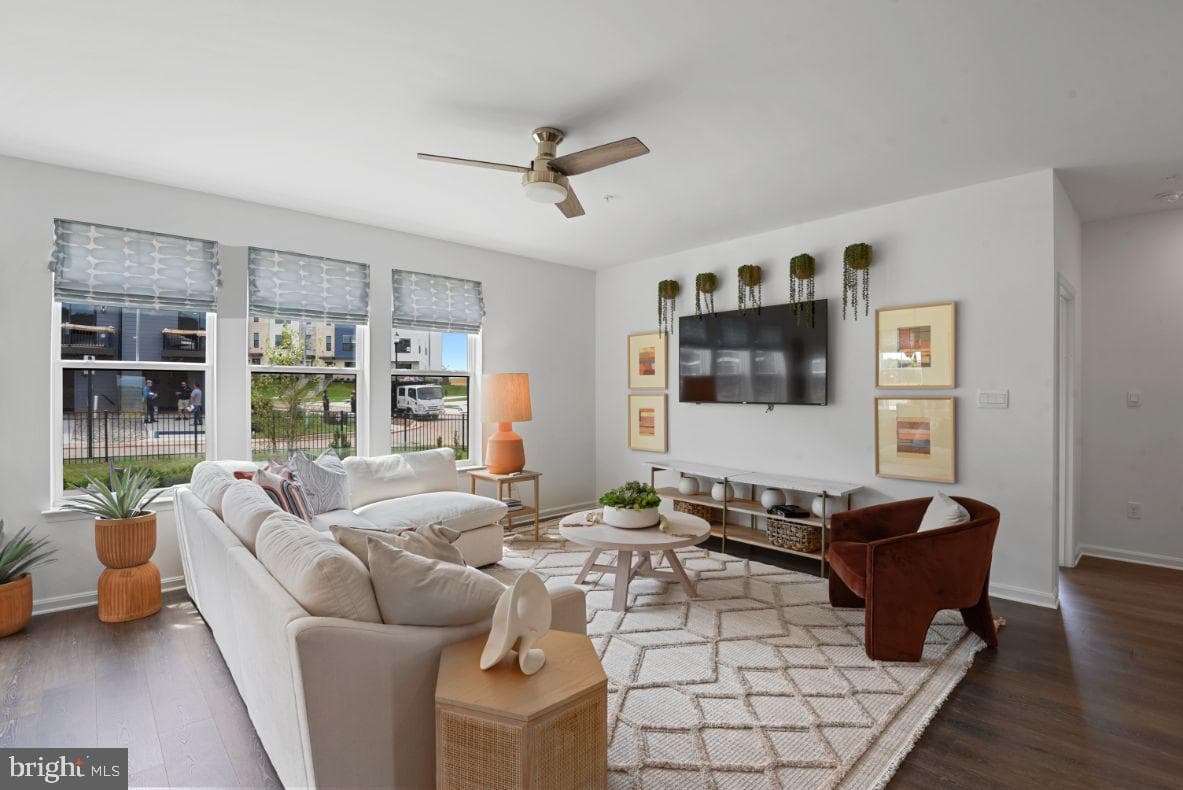 473 Ensemble Way photo 12