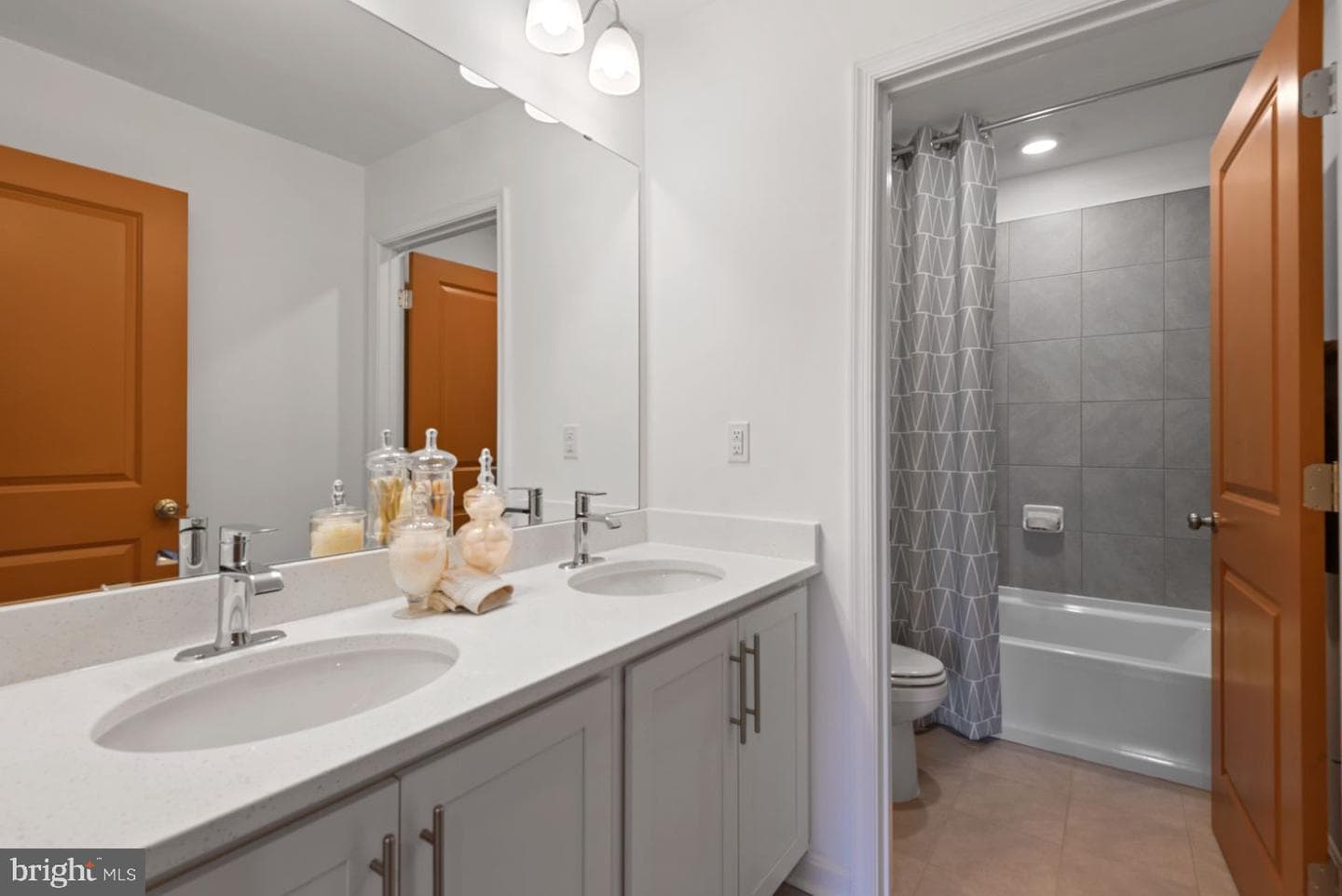 473 Ensemble Way photo 26