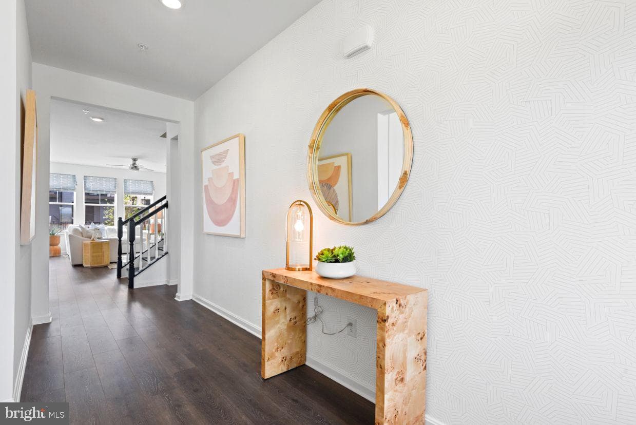473 Ensemble Way photo 6