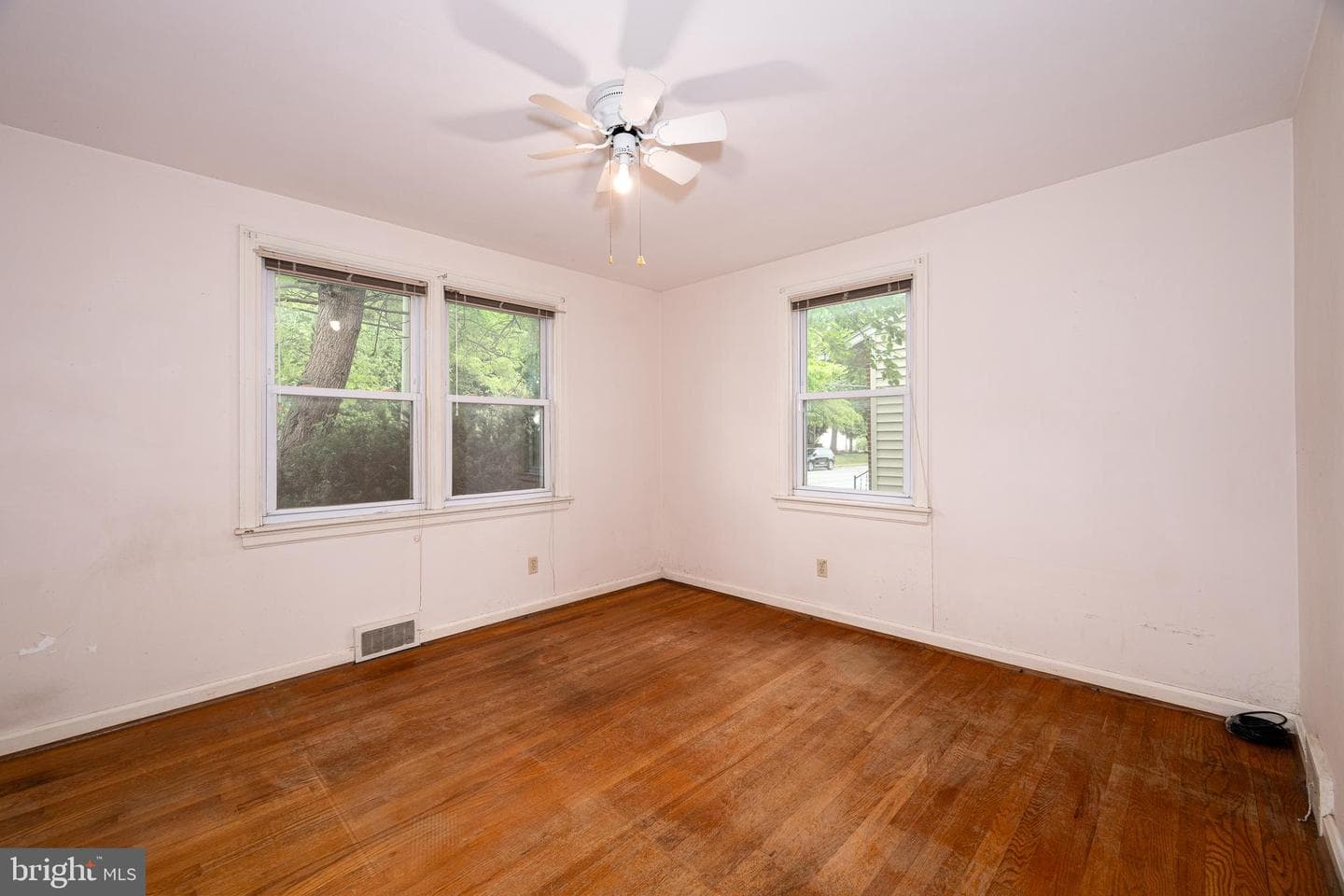 2 Norva Ave photo 13