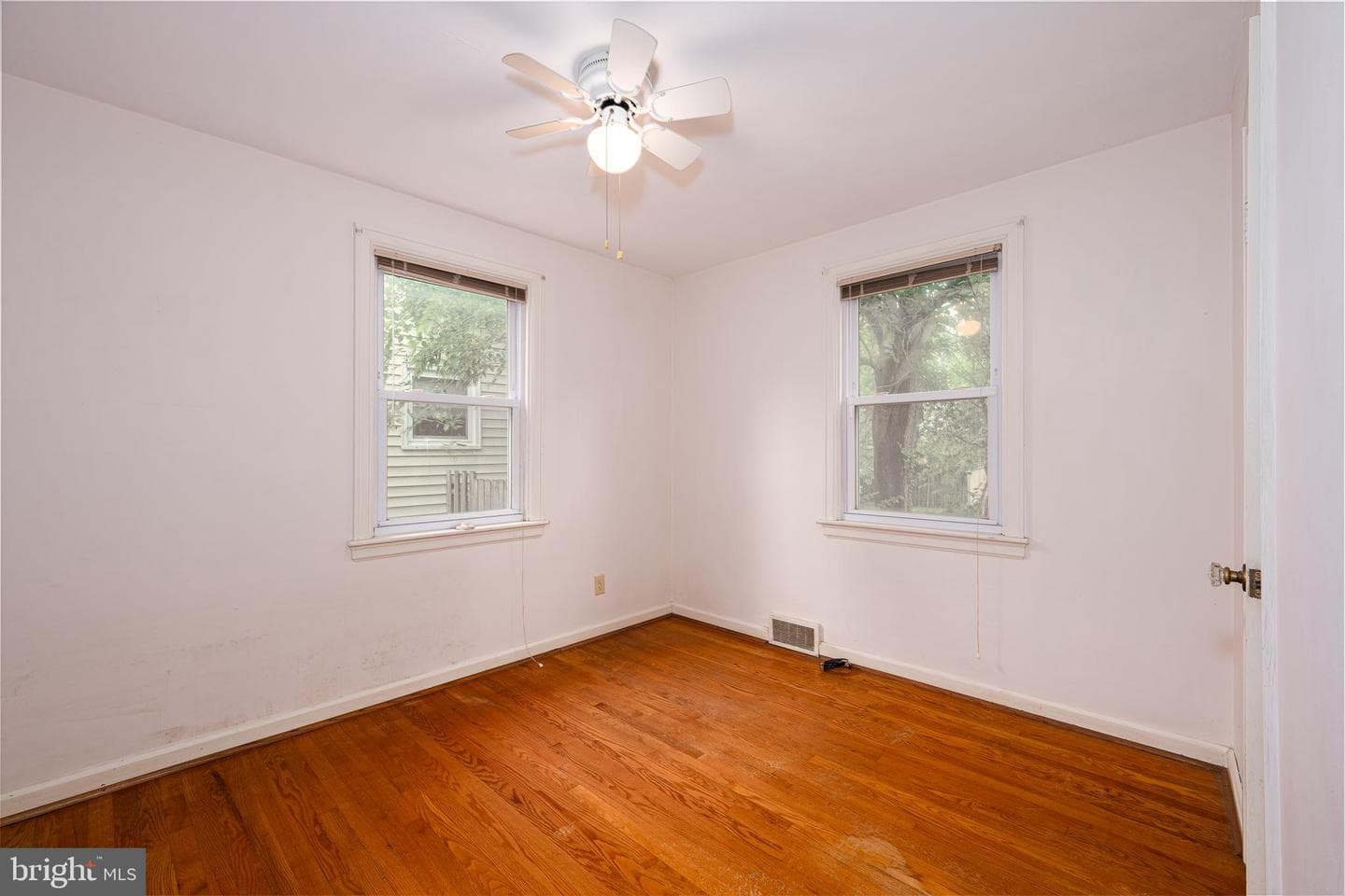 2 Norva Ave photo 15
