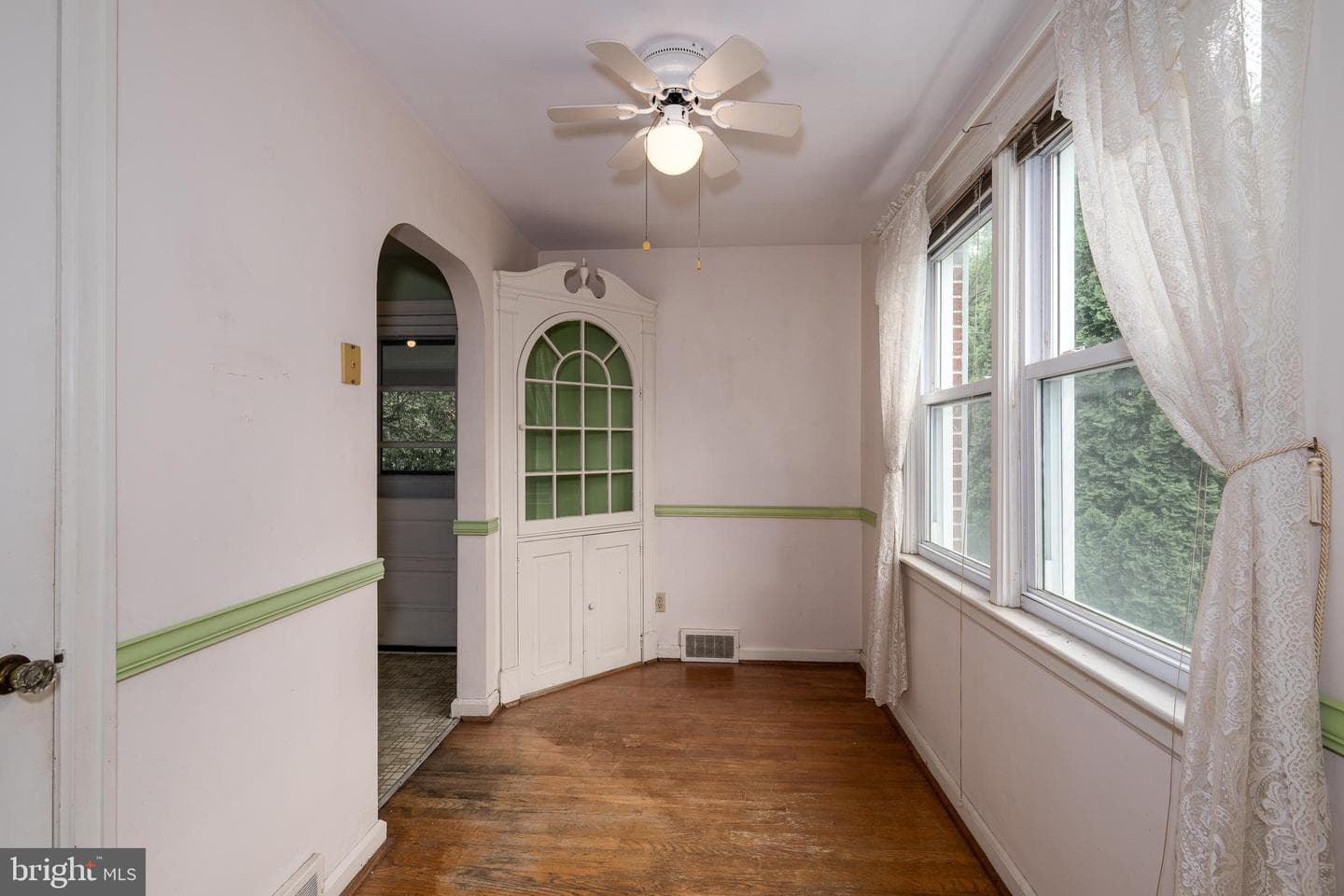 2 Norva Ave photo 8