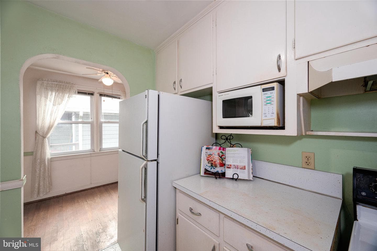 2 Norva Ave photo 9