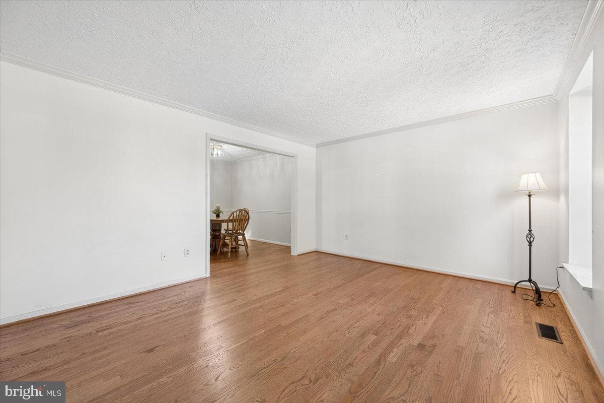 6396 Devonshire Lane photo 18