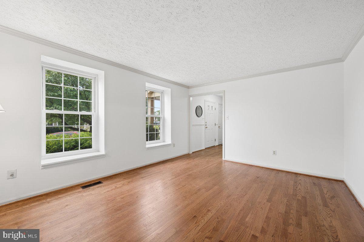 6396 Devonshire Lane photo 20