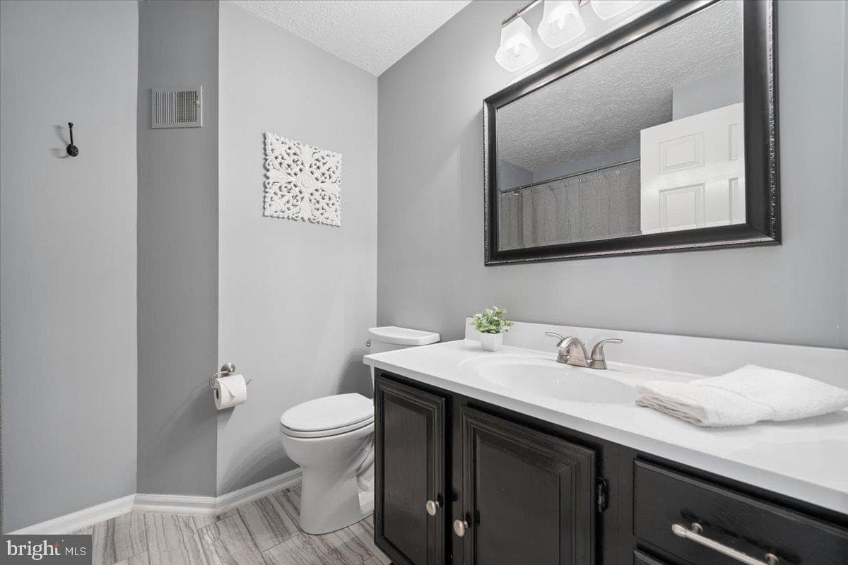 6396 Devonshire Lane photo 39