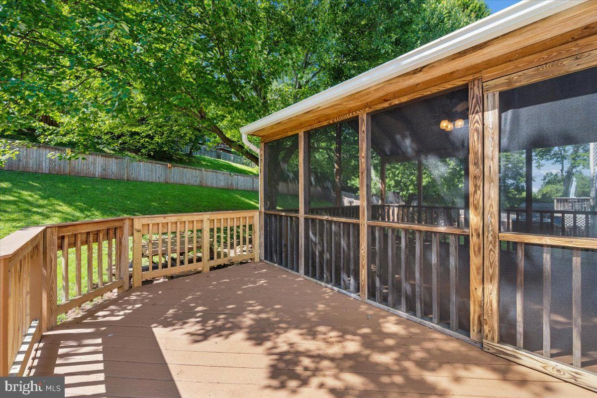 6396 Devonshire Lane photo 55