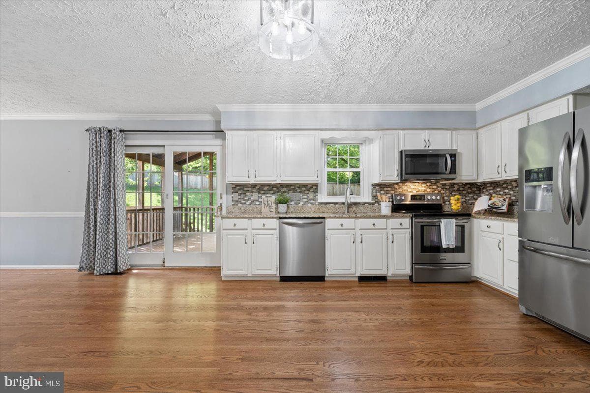 6396 Devonshire Lane photo 7