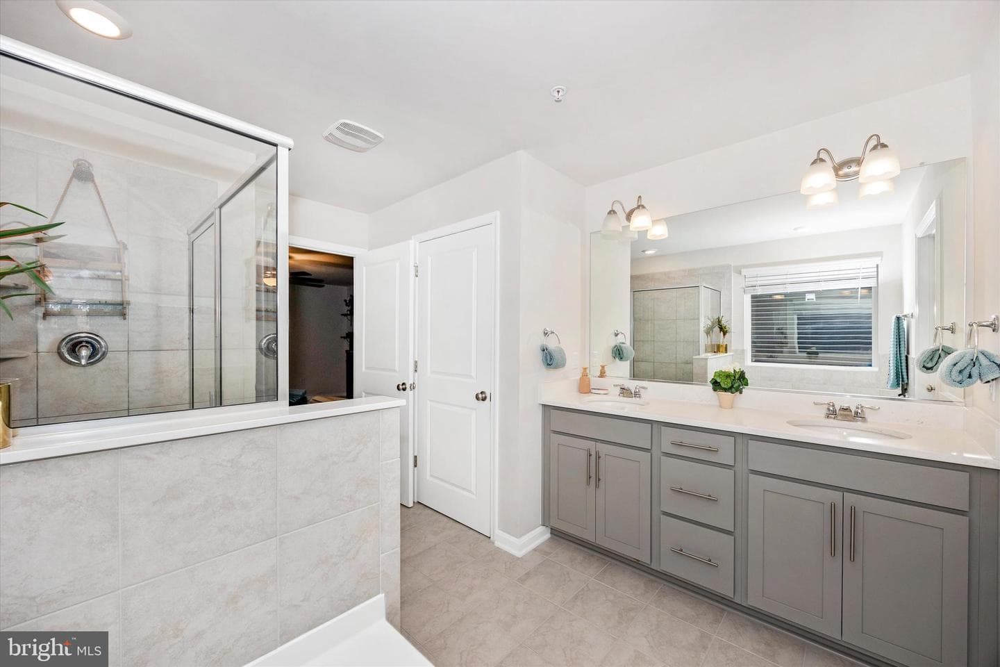 5613 Zoe Lane photo 20