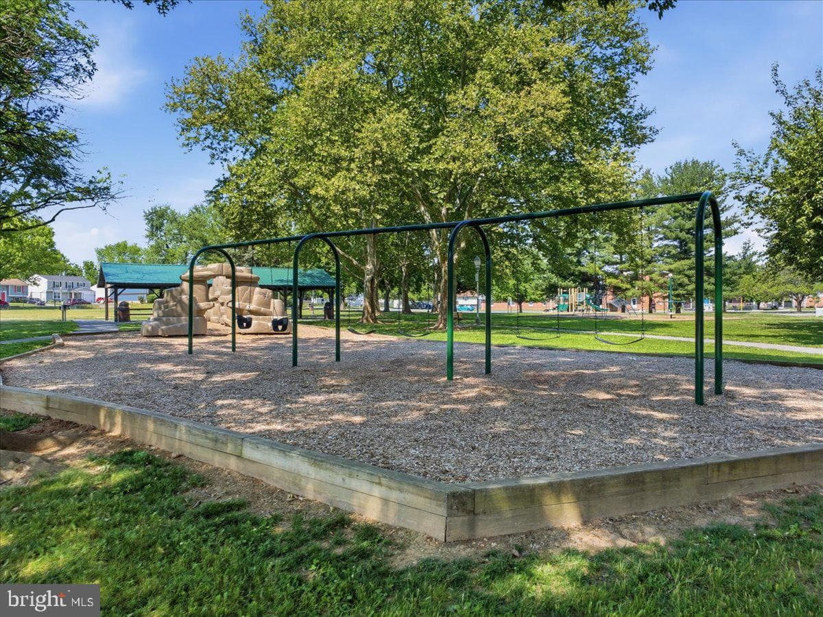 358 Prospect Boulevard photo 47