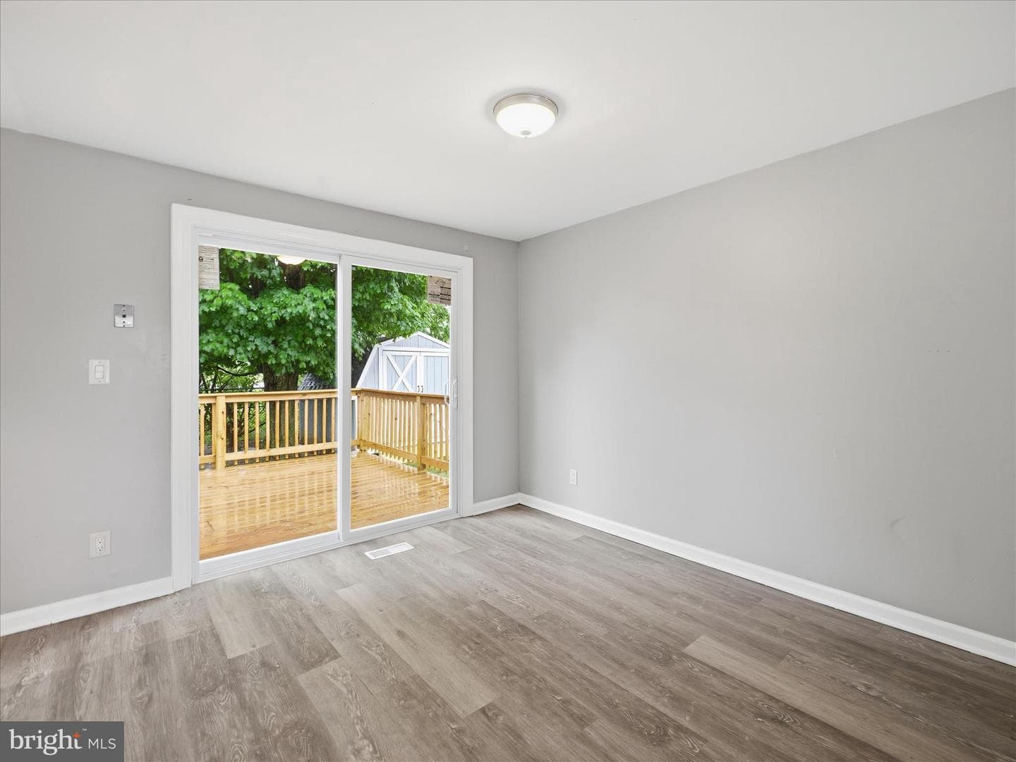 358 Prospect Boulevard photo 5