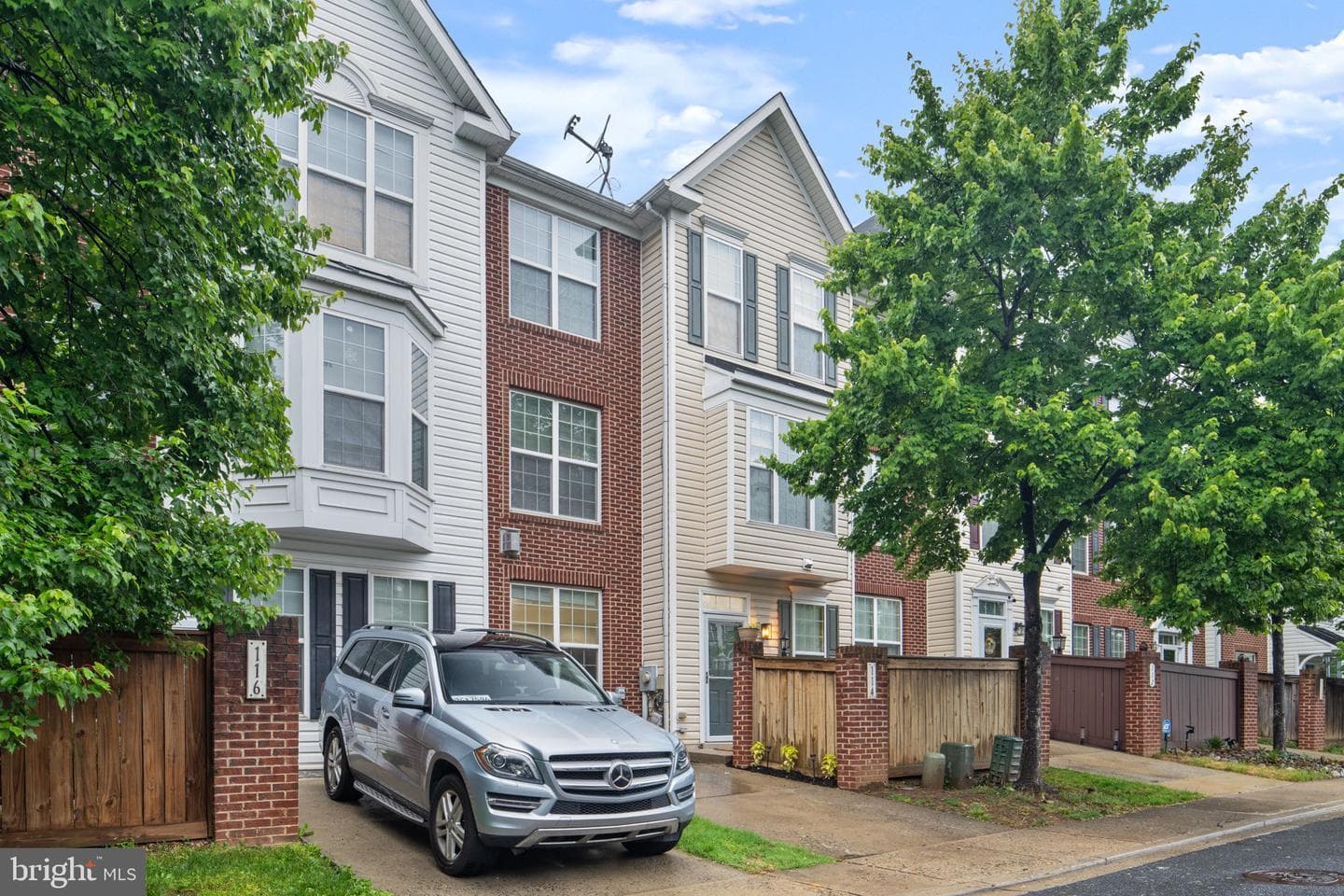 114 Featherstone Place photo 11