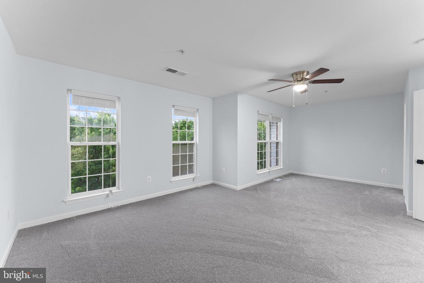 114 Featherstone Place photo 37