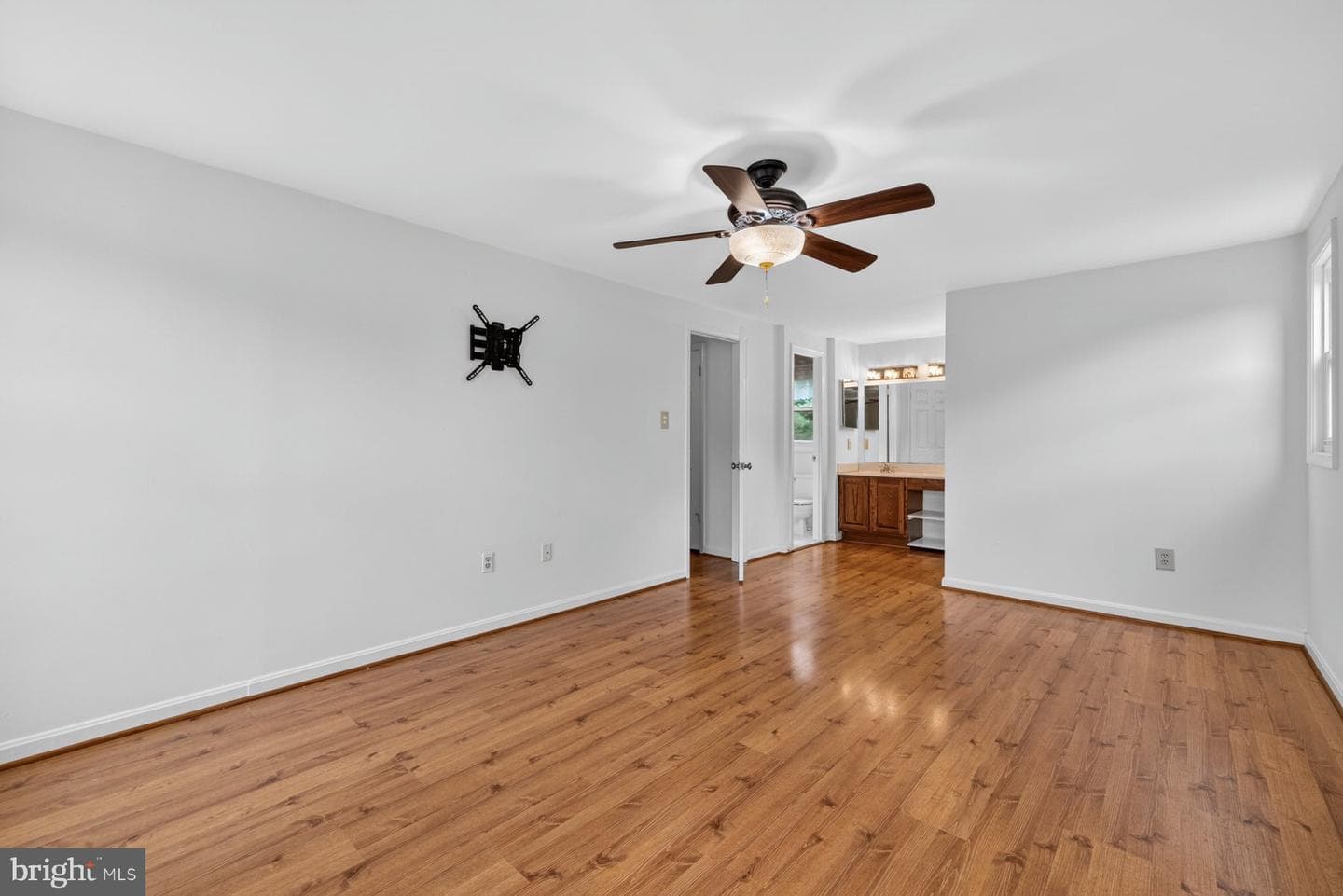 302 Spring Gate Court photo 35