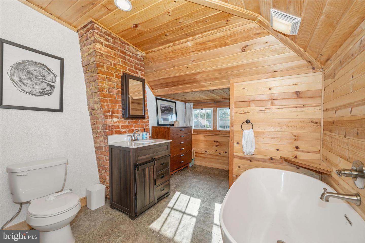1190 N Market Street photo 48