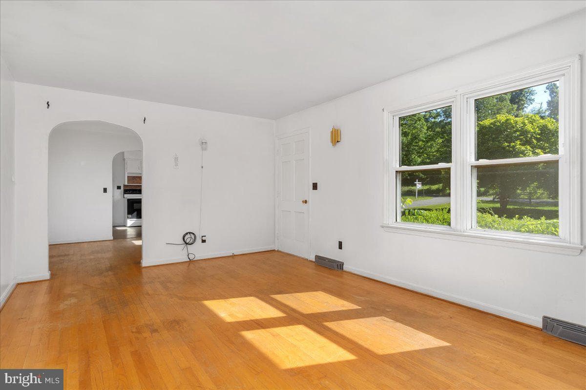13806 Wolfsville Road photo 9