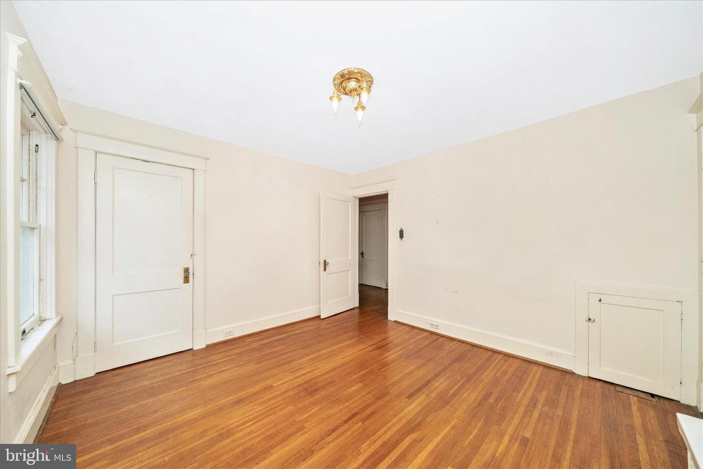 523 W Potomac St photo 35