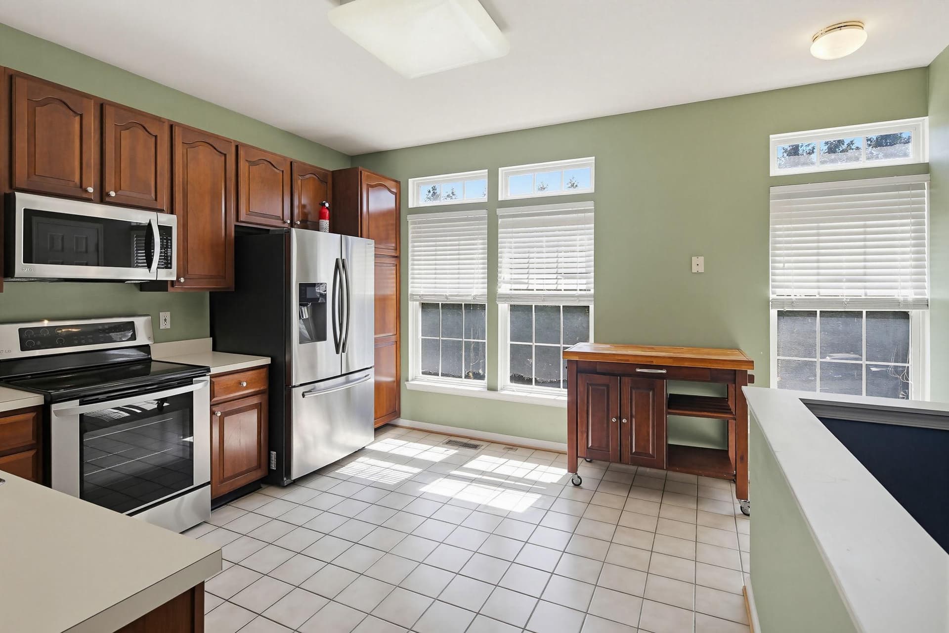 570 Eisenhower Drive photo 4