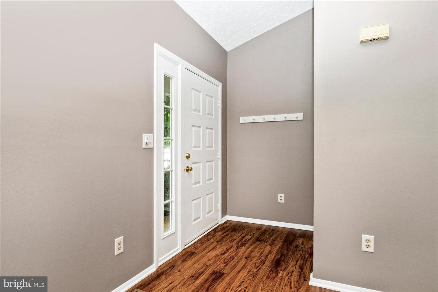 218 Sandstone Drive photo 3