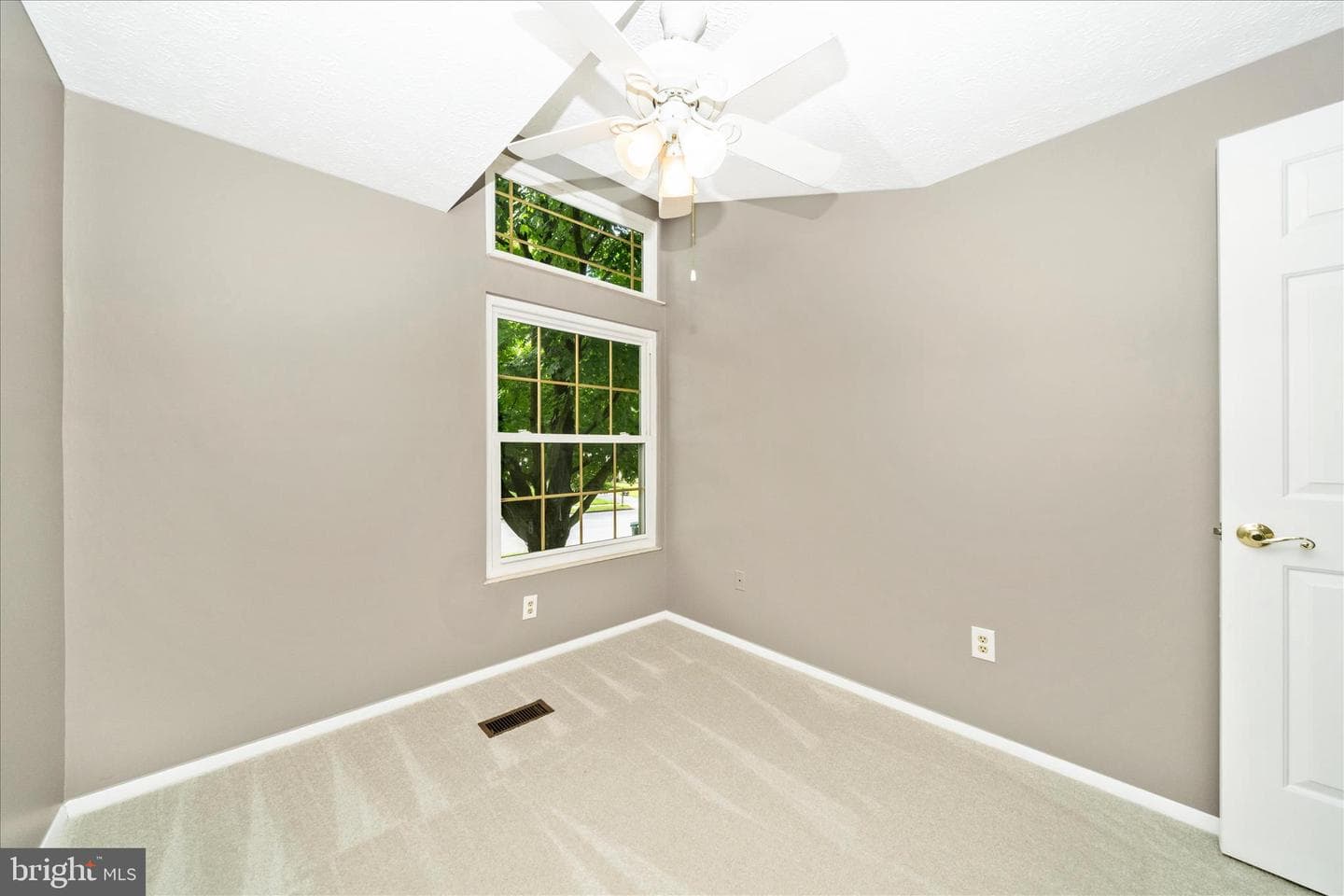 218 Sandstone Drive photo 30