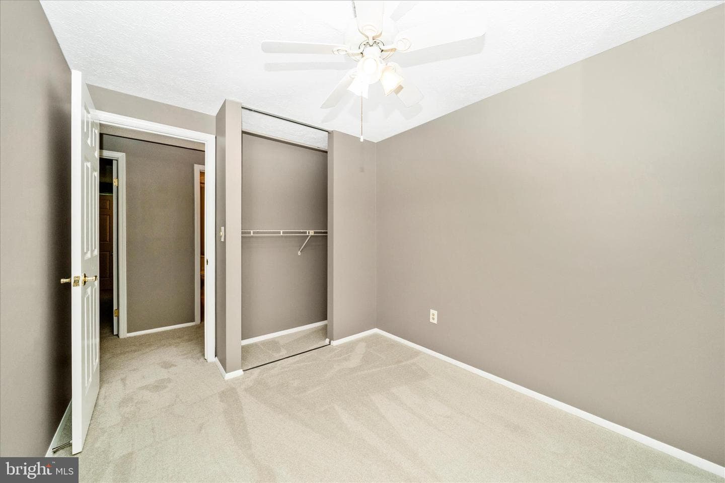 218 Sandstone Drive photo 32