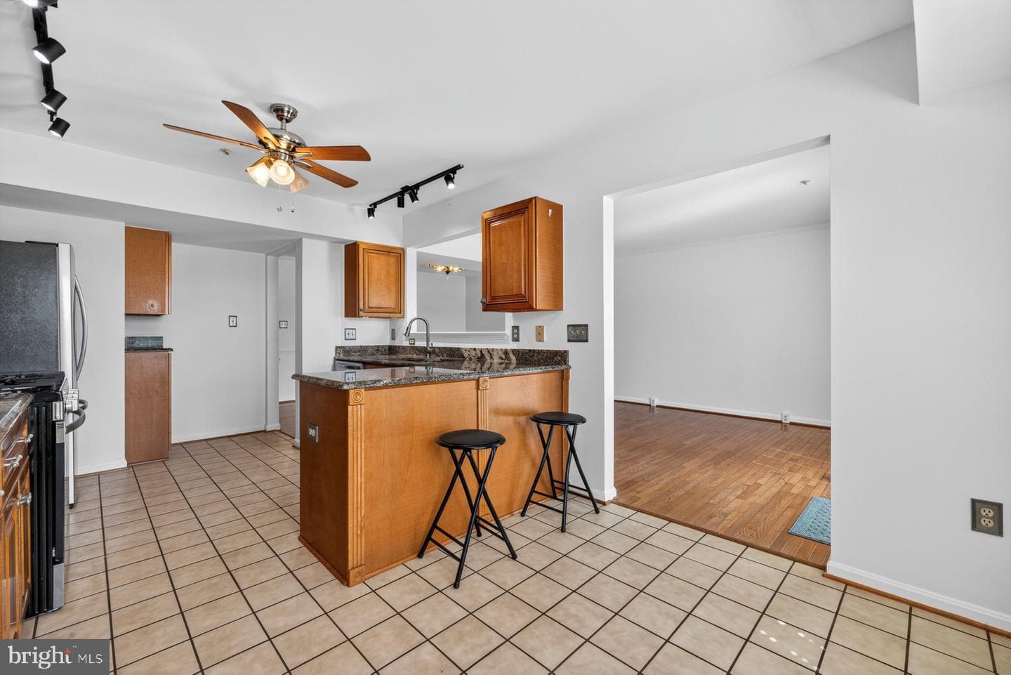 8023 Admiralty Place photo 12