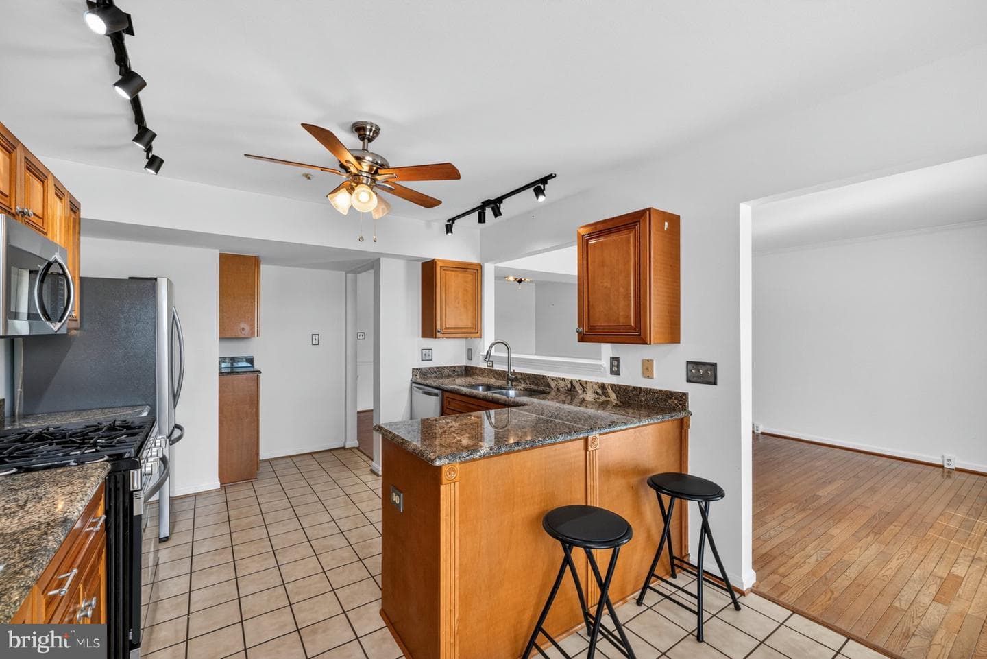 8023 Admiralty Place photo 13
