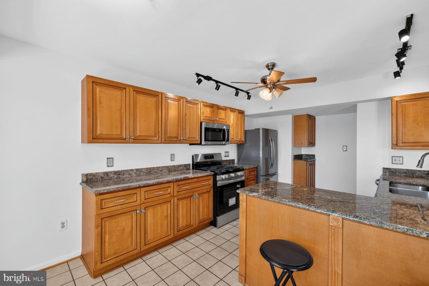 8023 Admiralty Place photo 14