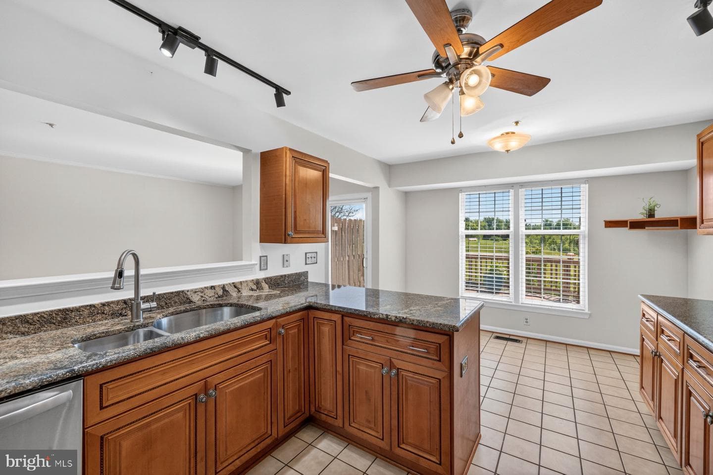 8023 Admiralty Place photo 15