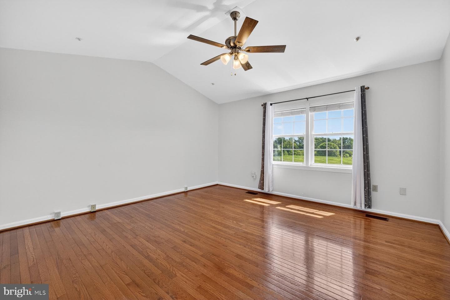 8023 Admiralty Place photo 23